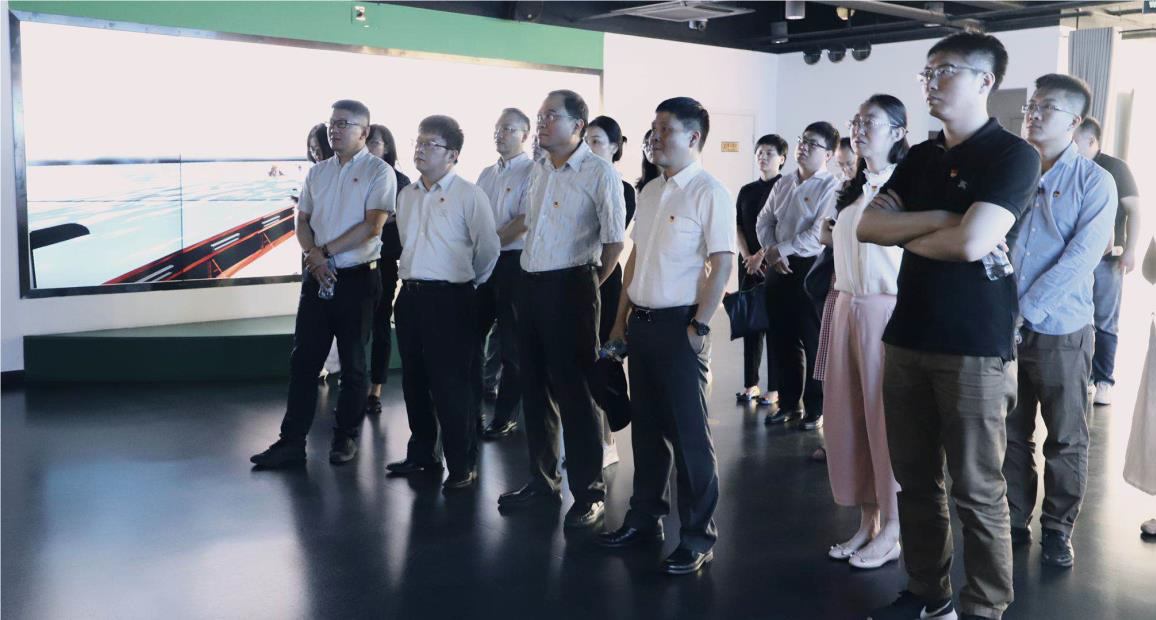 不忘初心、牢记使命拼凑